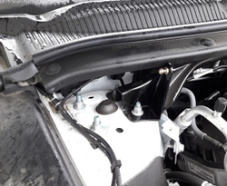 Амортизатор (упор) капота на Ford Explorer 03-07(с 2011 г.в.)Autoinnovation