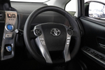 Toyota Prius Alpha, 2016 год