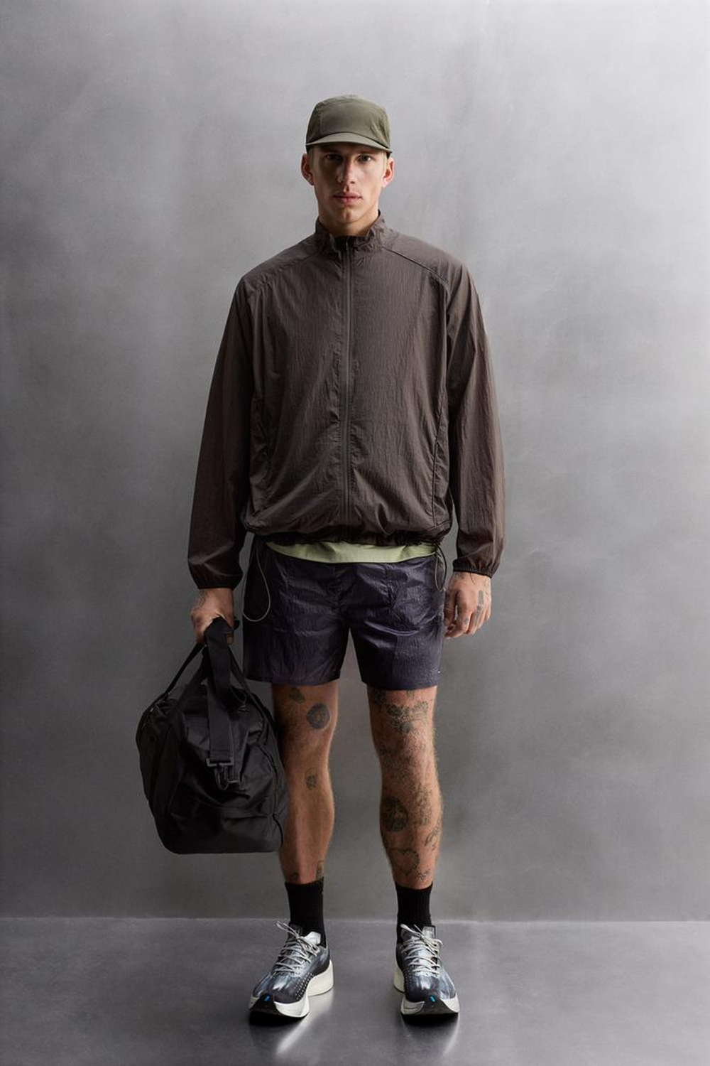 ZARA ЛЕГКАЯ КУРТКА ИЗ ВЫСОКОТЕХНОЛОГИЧНОЙ ТКАНИ, КОРИЧНЕВЫЙ