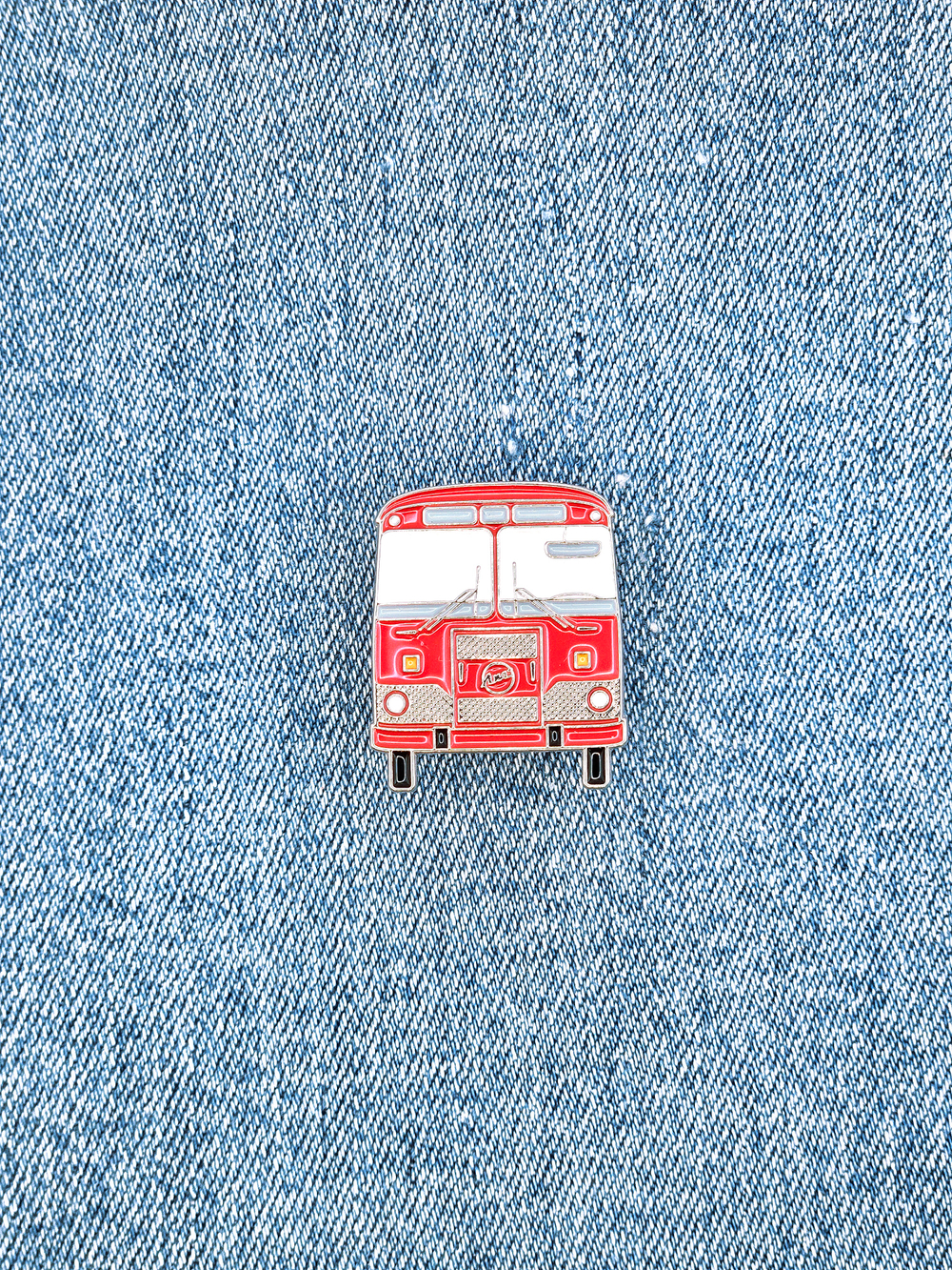 Значок автобус Лиаз 677 красный