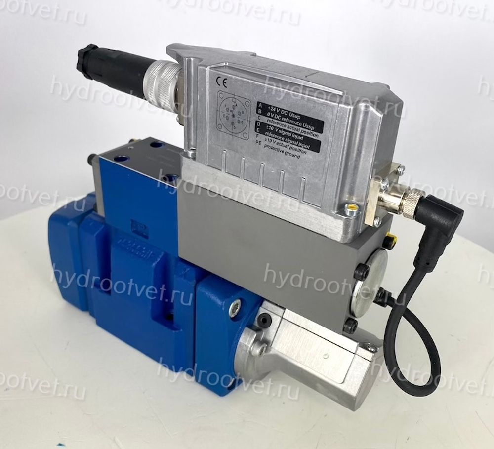 4WRLE10E100LJ-4X/MXY/24A1 - Пропорциональный сервораспределитель с обратной связью по положению золотника и со встроенным усилителем (OBE), Ду10, A1 = ±10 В, номинальный расход 100 л/мин, схема E, каналы управления XY = X и Y внешние