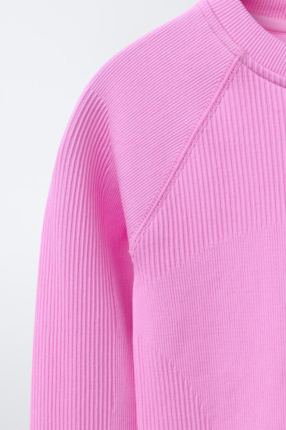 ZARA БЕСШОВНАЯ ФУТБОЛКА, РОЗОВЫЙ