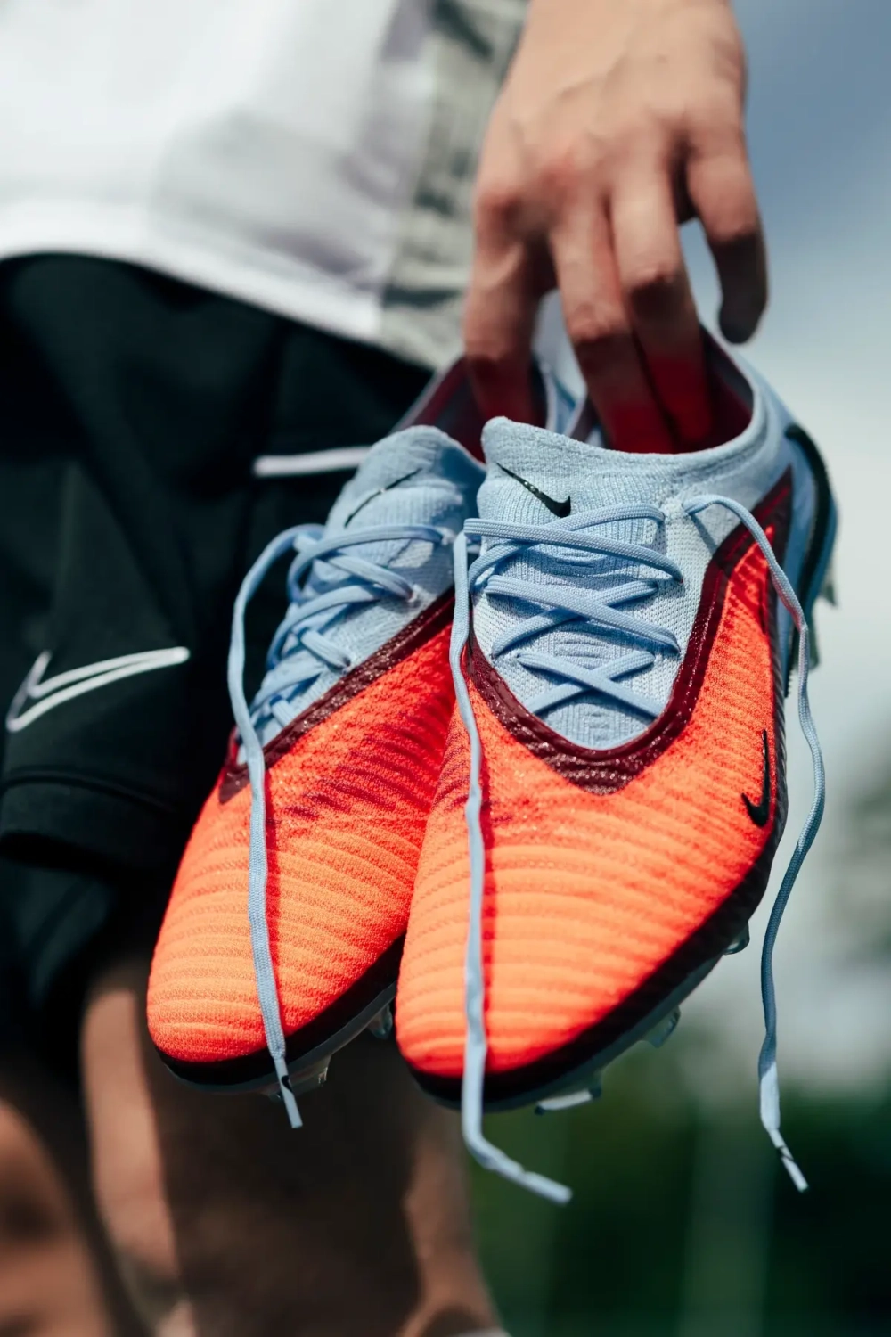 Бутсы Nike Phantom 6 Low Elite FG