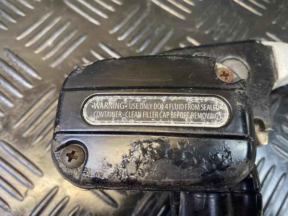 Цилиндр переднего тормоза Harley-Davidson Electra Glide FLHTCU 1580
