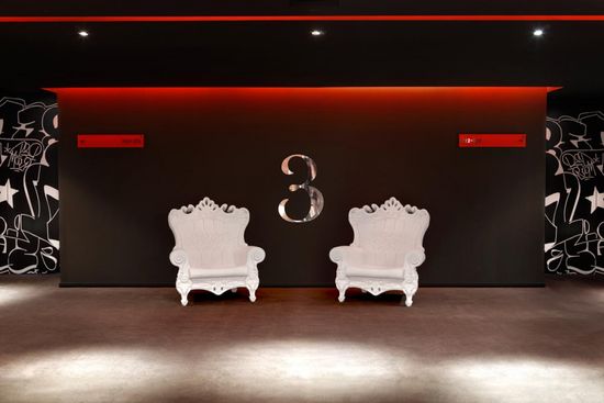 Кресло пластиковое Queen Of Love Standard Италия