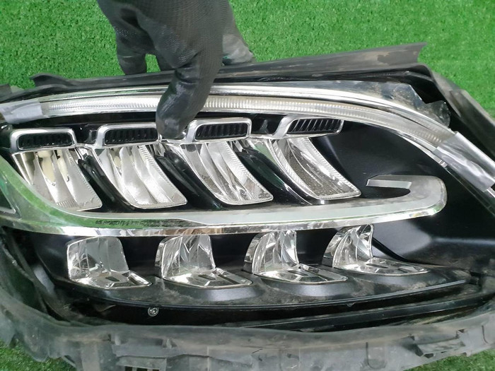 Битая Фара правая Mercedes C w205 (2018-2023) LED
