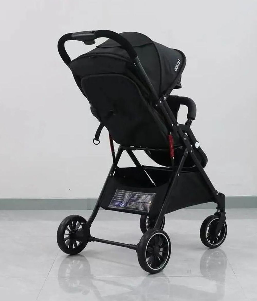 Прогулочная коляска Luxmom V5 / черный