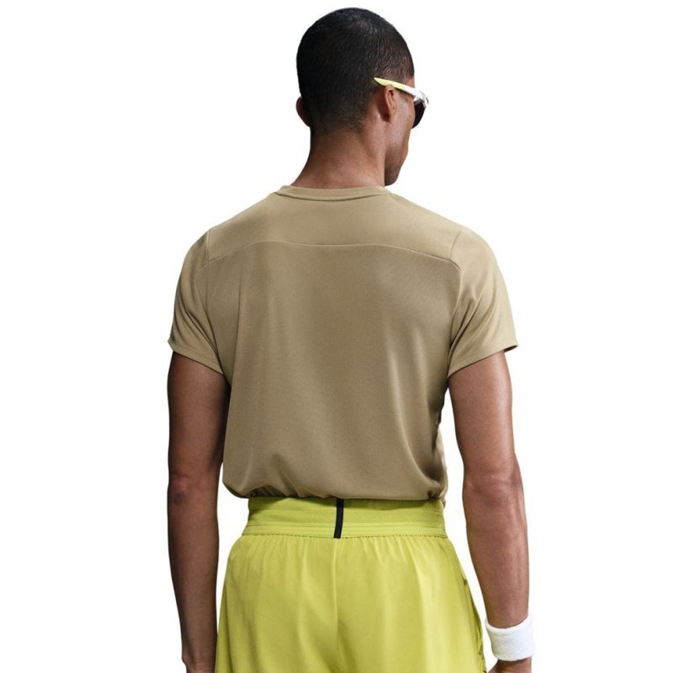 Мужская теннисная футболка Nike Court Victory - парашют бежевый/белый