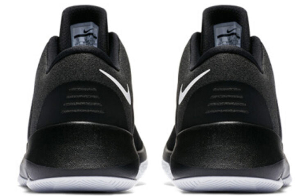 Кроссовки Nike Air Versitile 2