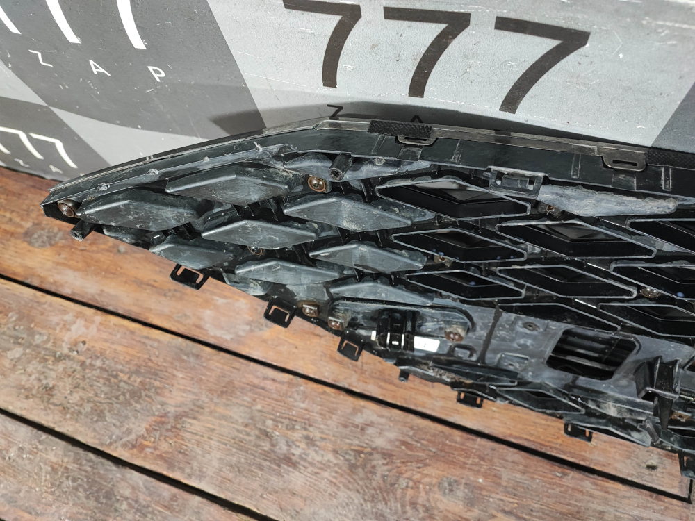 Решетка радиатора Hyundai Solaris 2 (HCR) 20-нв Б/У Оригинал 86350H5520