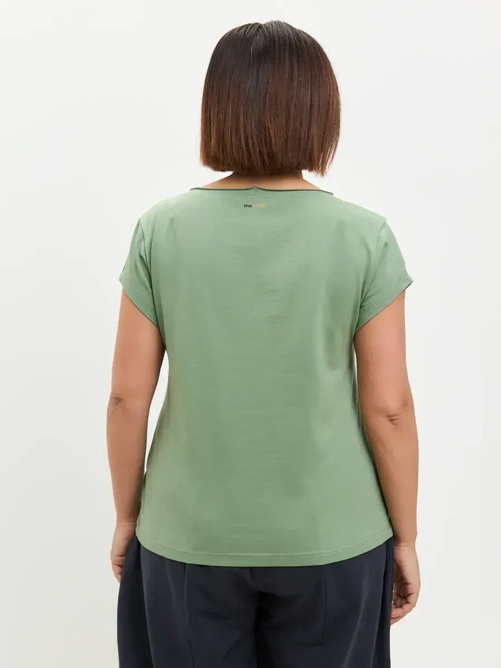 Футболка оверсайз с рукавами крылышками