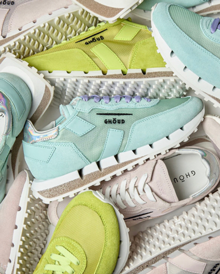 Кроссовки женские