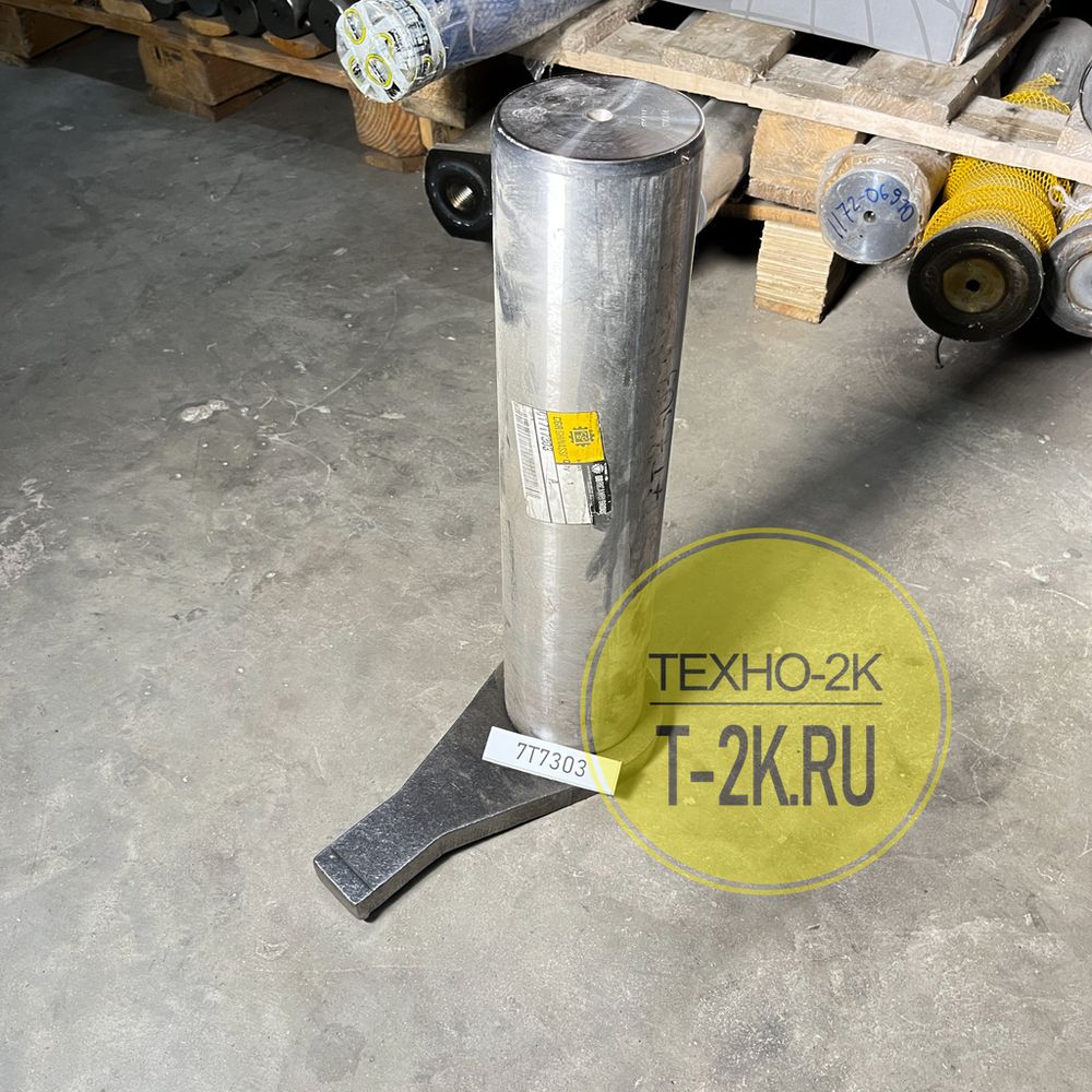 7T7303 палец металл