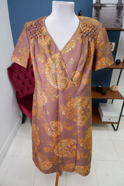 Платье красивое интересное 48 размер