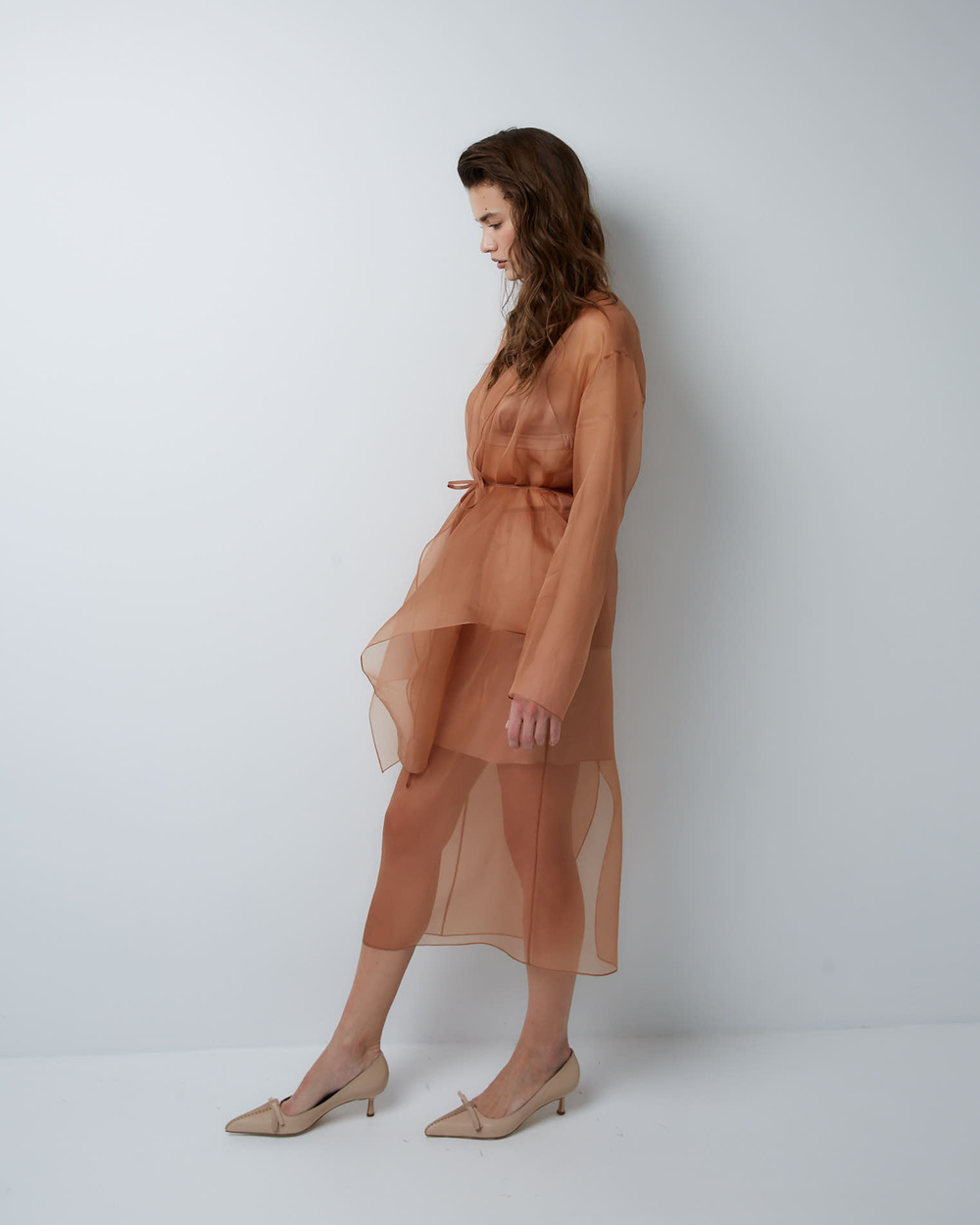 Блуза на пояске из шелковой органзы карамель