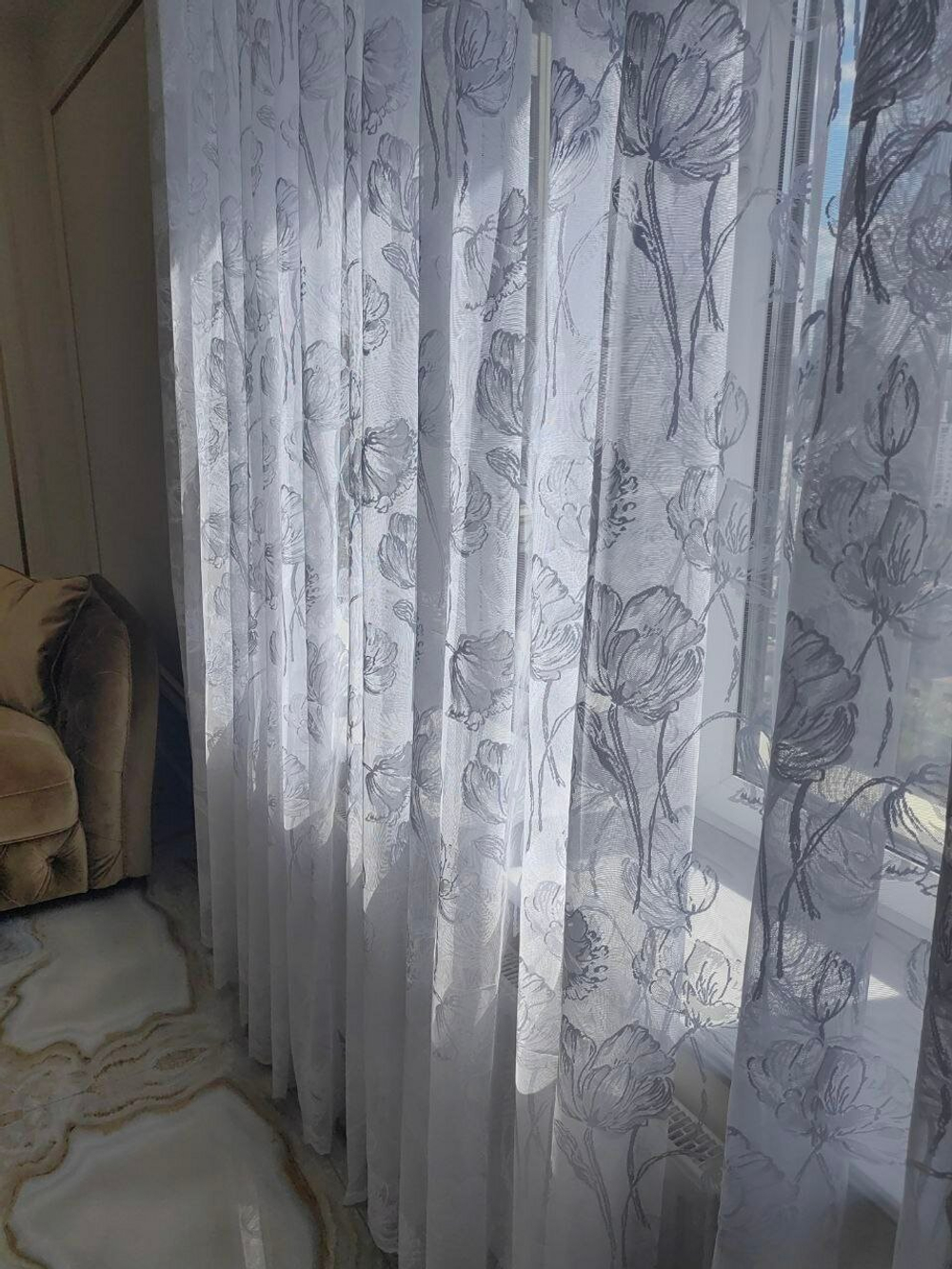 Тюль в гостиную INVA жаккард с рельефным рисунком "Пионы" 250х150/белый