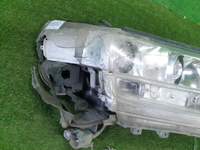 Битая Фара правая Toyota Land Cruiser 200 (2015-2021) LED