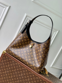 Louis Vuitton The Drop GM