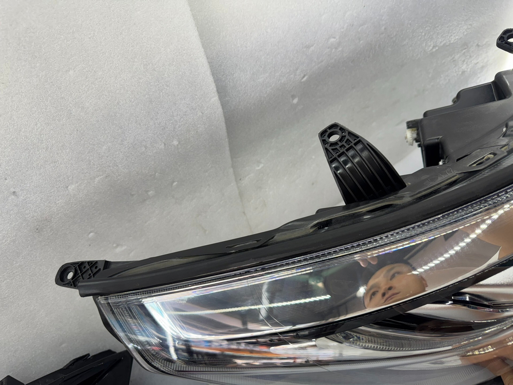 Фара передняя светодиодная (LED) для GAC Trumpchi GM8 оригинал