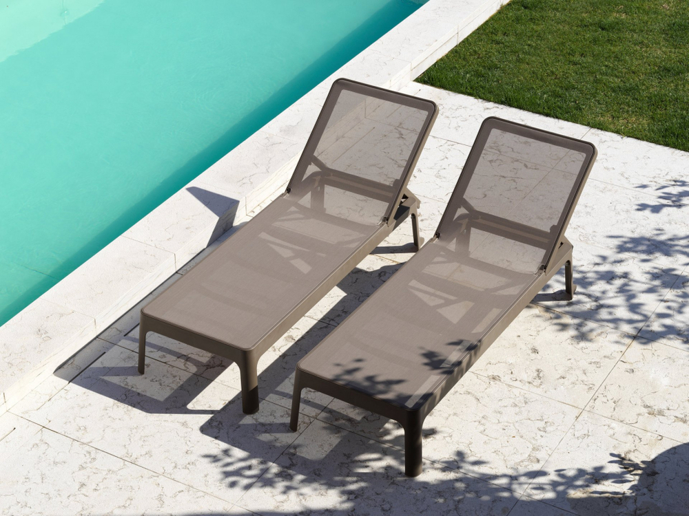 Шезлонг-лежак пластиковый Plano