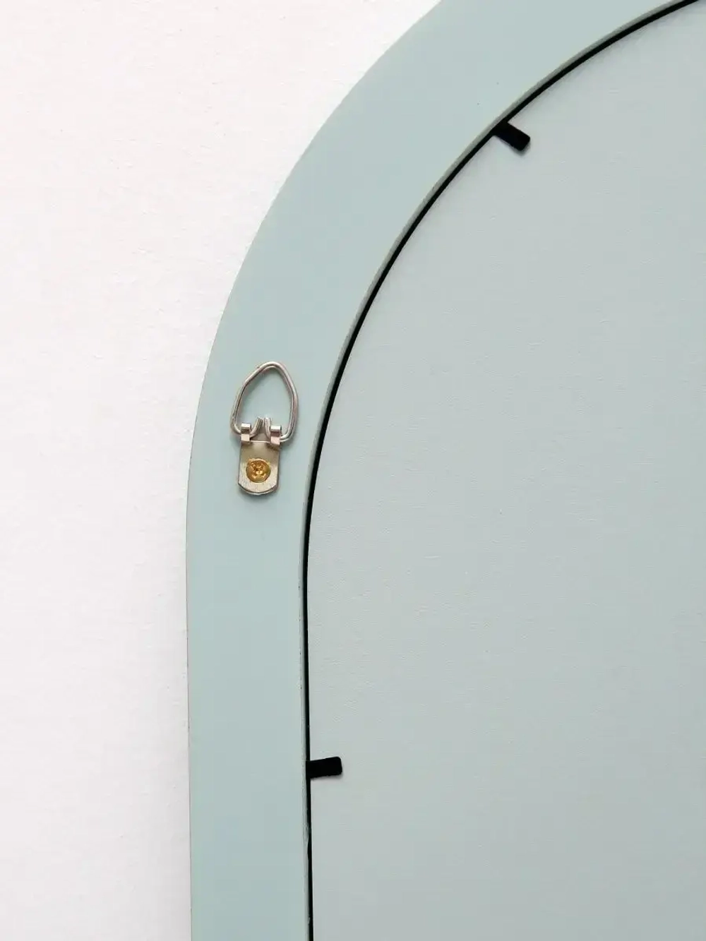 Зеркало настенное для прихожей 66*34 см