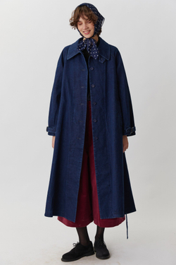 Косынка из шелка синяя в горошек