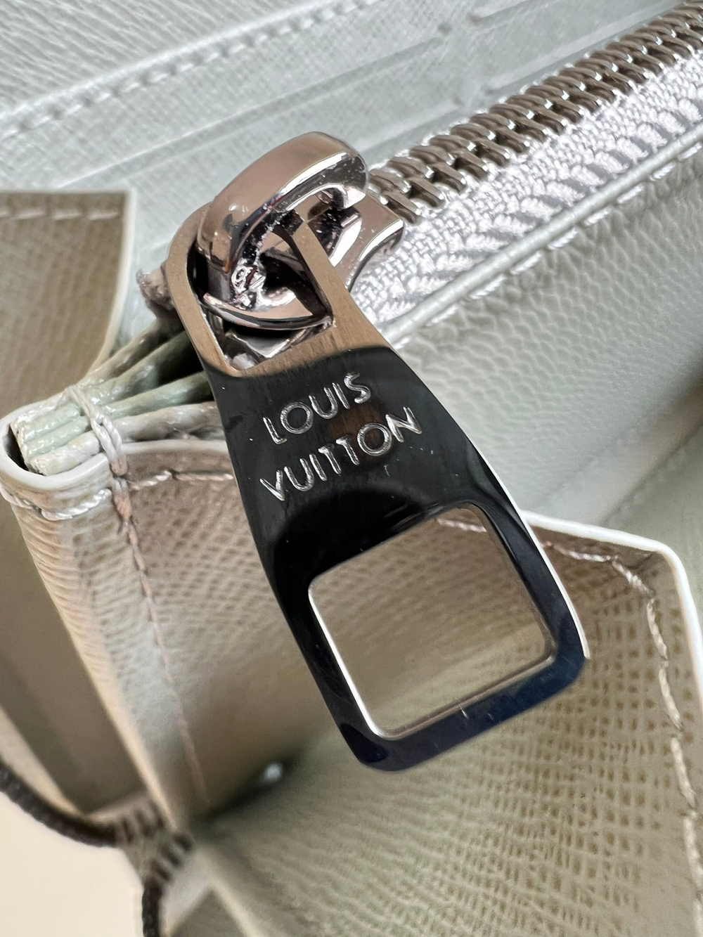 Louis Vuitton Zippy Wallet