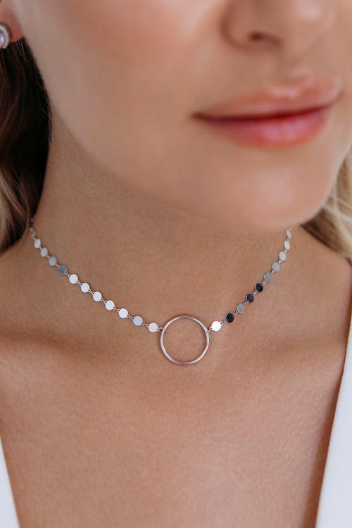 Колье с круглыми пластинами в серебре