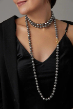 Нить 160 см серого жемчуга Swarovski диаметром 1 см с золотой застежкой из цирконов