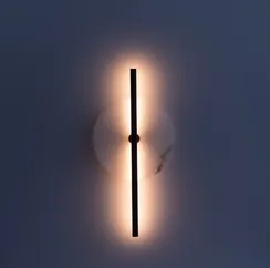 Бра Point черный металл с диском из белого мрамора