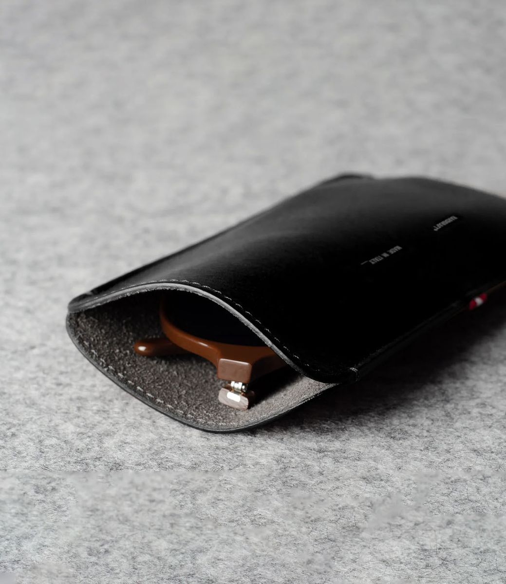 Hard Graft Slim Eyewear Case Coal — чехол для очков