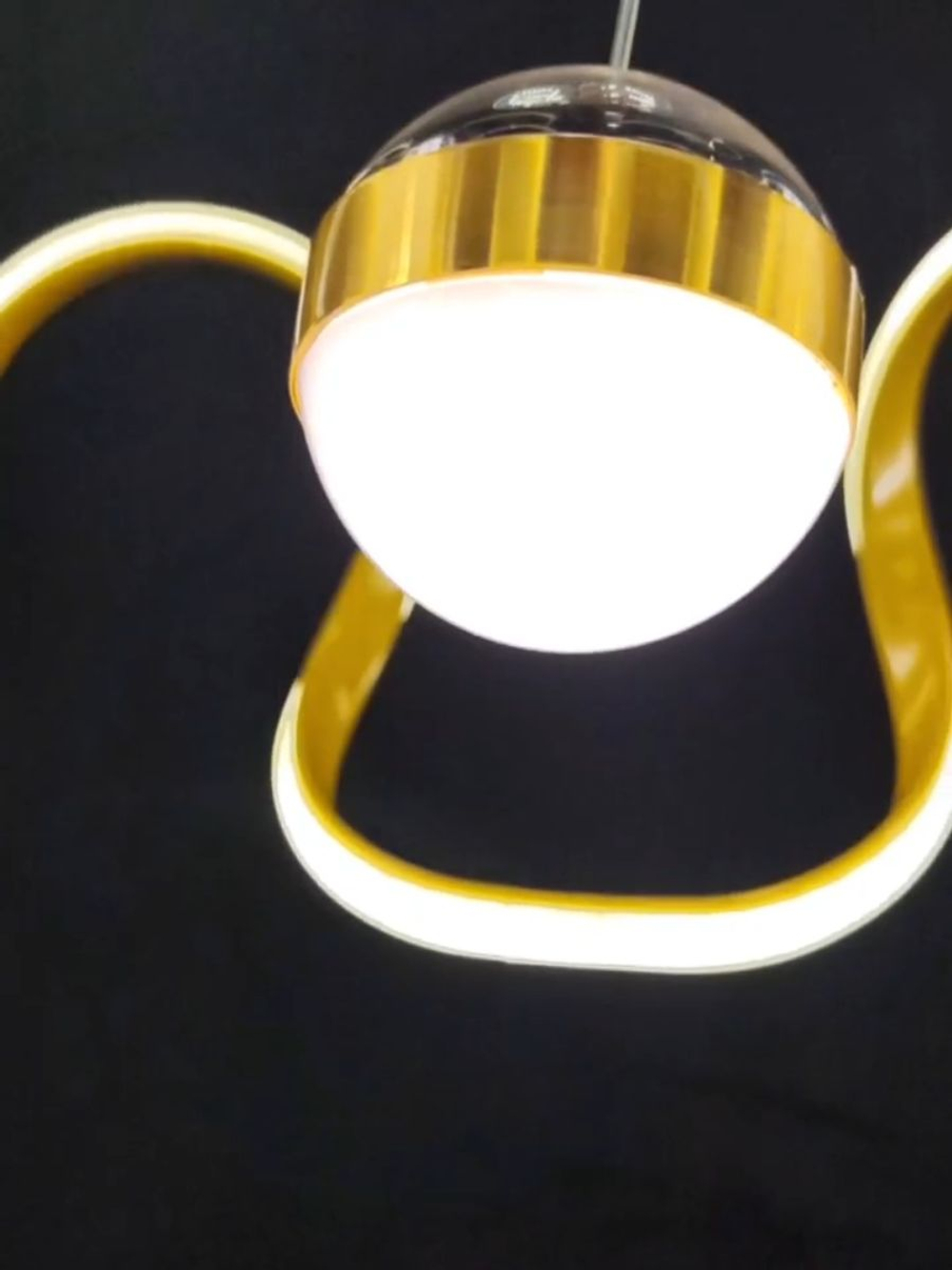 Люстра подвесная светодиодная Lanbos Риббон, LED 70 Вт, до 15 кв м, золотая