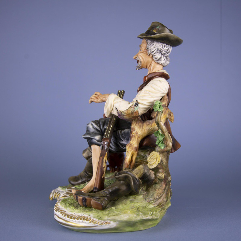 Фарфоровая мануфактура «Охотник с собакой»