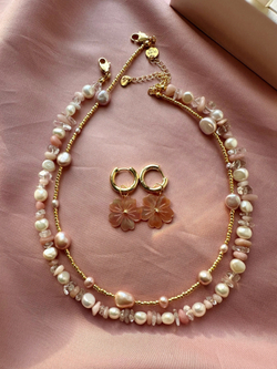 Чокер из бисера и розового жемчуга