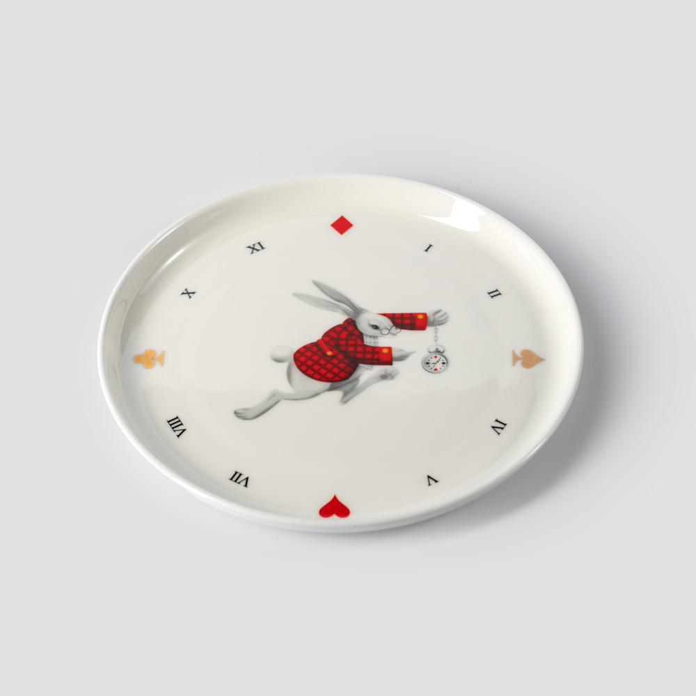 Блюдо десертное Farforite «Бегущий кролик / В стране чудес» 20 см без подарочной упаковки