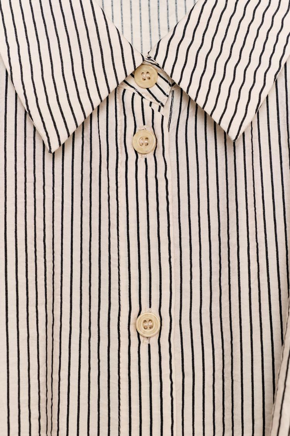 ZARA РУБАШКА С КОРОТКИМИ РУКАВАМИ И УЗЛОМ, ЭКРЮ/ЧЕРНЫЙ