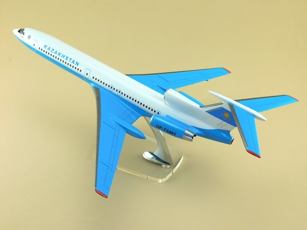 Модель самолета Ту-154М (М1:100, KAZAKHSTAN)