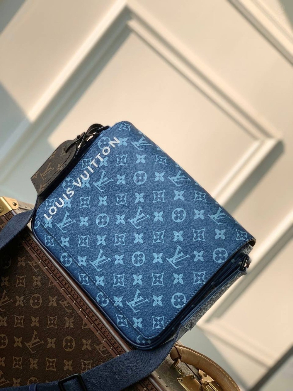 Сумка через плечо Louis Vuitton District PM