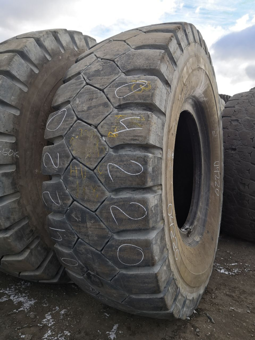 33.00R51 Bridgestone VRDP шина б/у