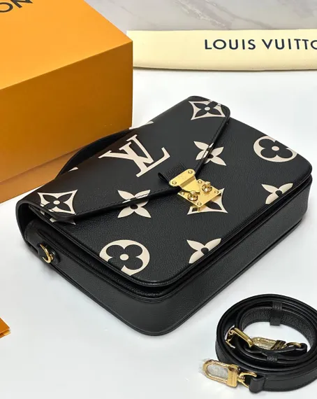 Сумка Louis Vuitton Pochette Metis черный