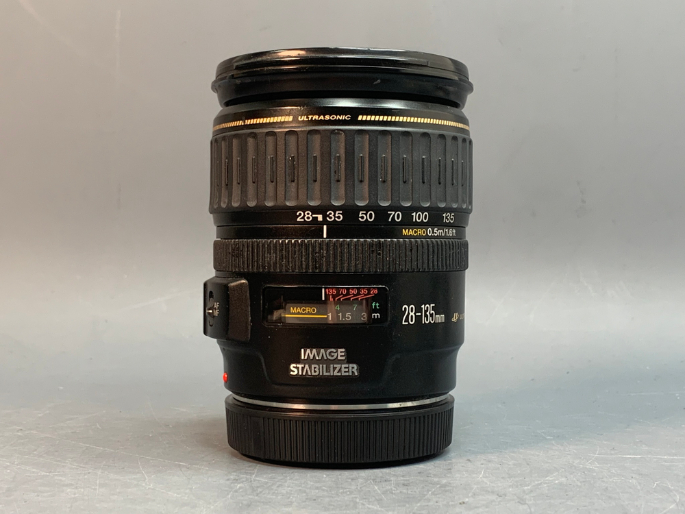 Canon 28-135mm 3.5-5.6 IS внутри пыль