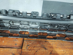 Решетка переднего бампера Skoda Octavia 4 (A8) 19-нв Б/У Оригинал 5e3853677