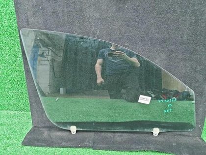 Стекло двери переднее правое Peugeot 4007 (07-12)