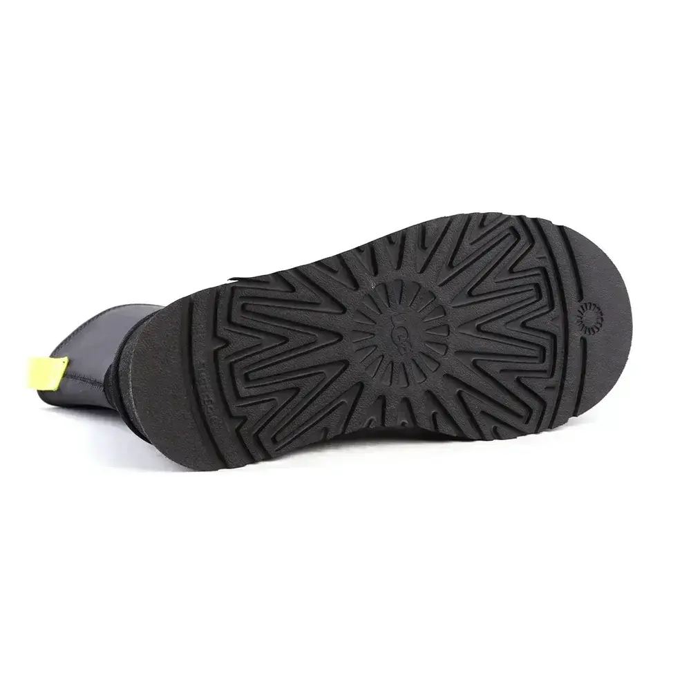 Ugg Classic Platform Dipper Boot - Black