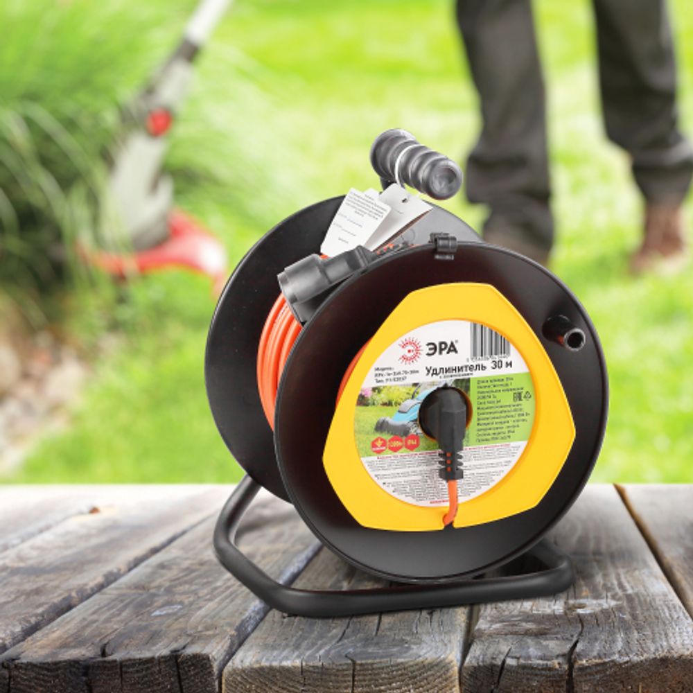 Удлинитель силовой ЭРА RPx-1e-3х0.75-30m для газонокосилки c заземлением 1 розетка 30м ПВС 3х0.75мм2