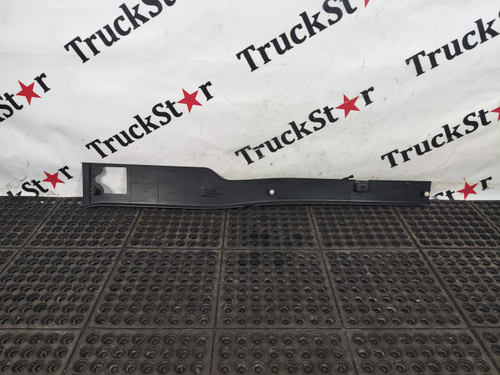 Накладка стойки салона правая 2020г.