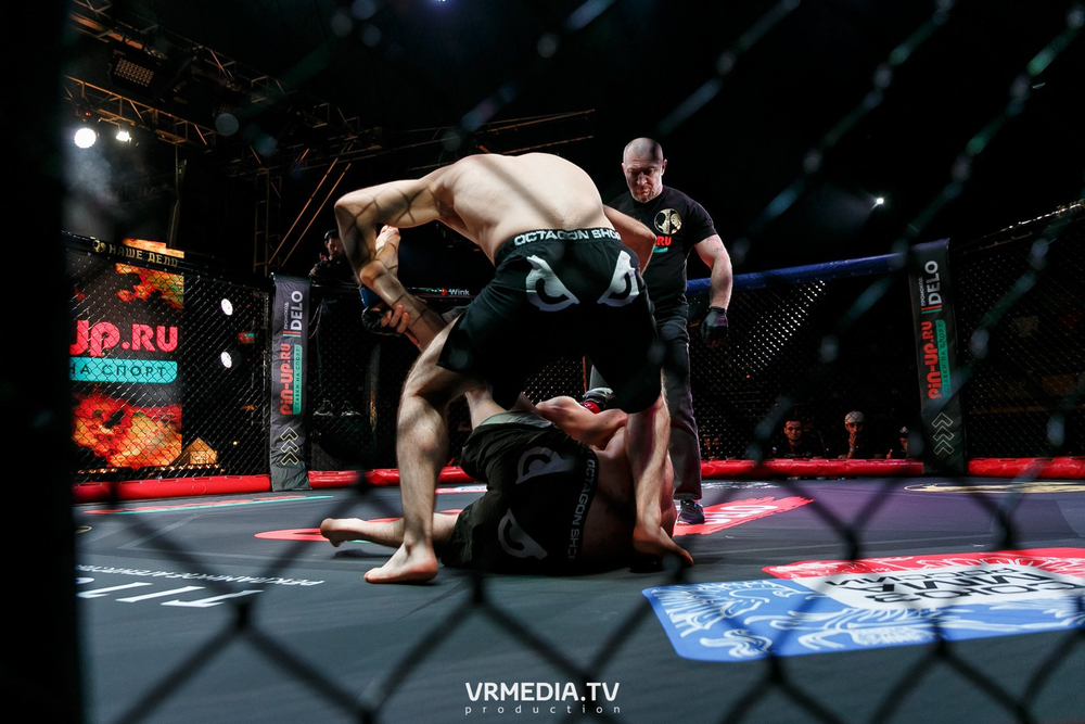 Шорты для MMA Bad Boy Pro Series 2.0 черный/белый