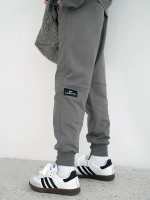 Спортивный костюм для девочки в школу