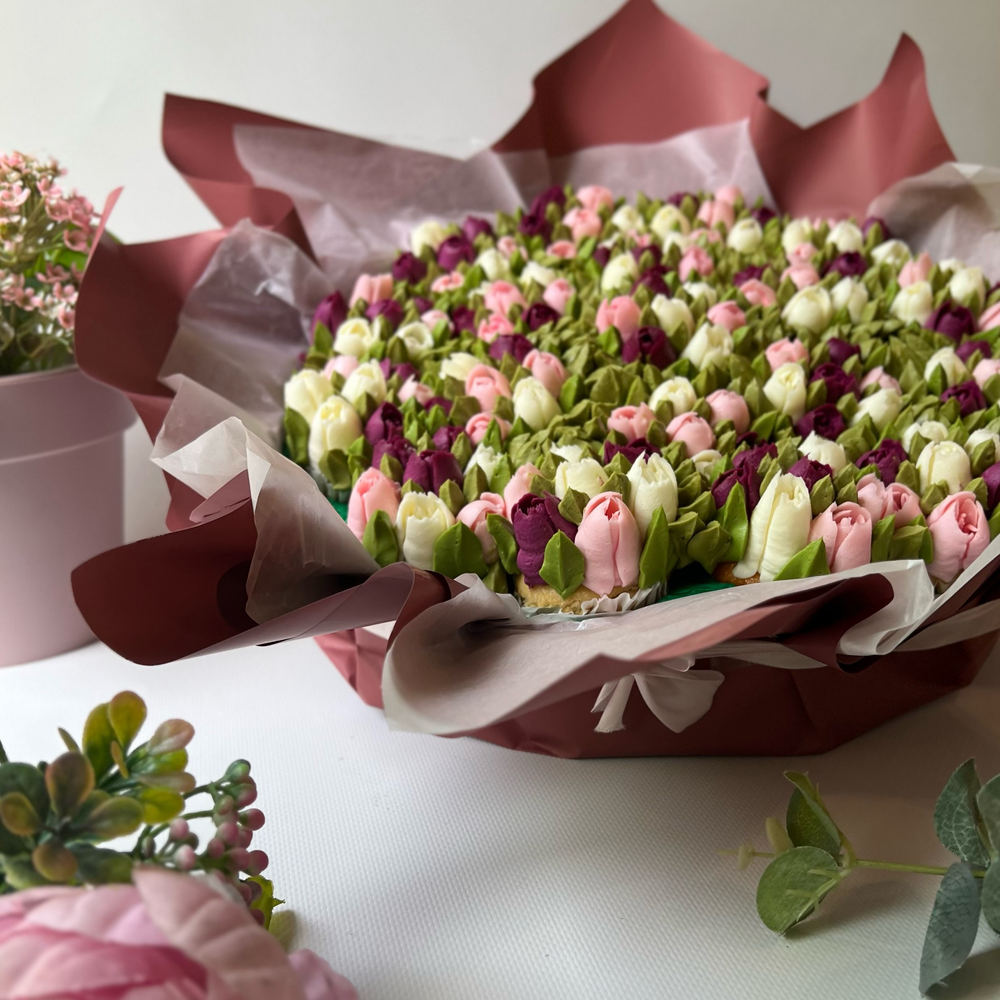 Букет цветочных капкейков 19 творожных тюльпанов