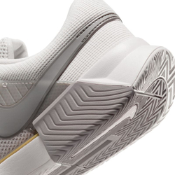 Теннисные кроссовки Nike Zoom GP Challenge 1 Premium